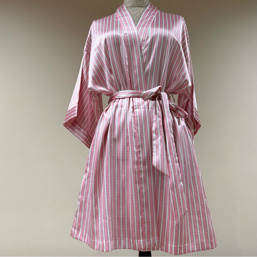 Victoria's Secret Short Pink and White Striped Robe
Size S/M